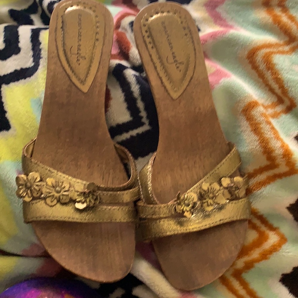 Dress shoes